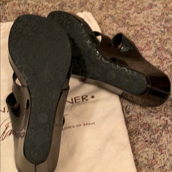 Donald J Pliner black patent leather sandals - Picture 4 of 6